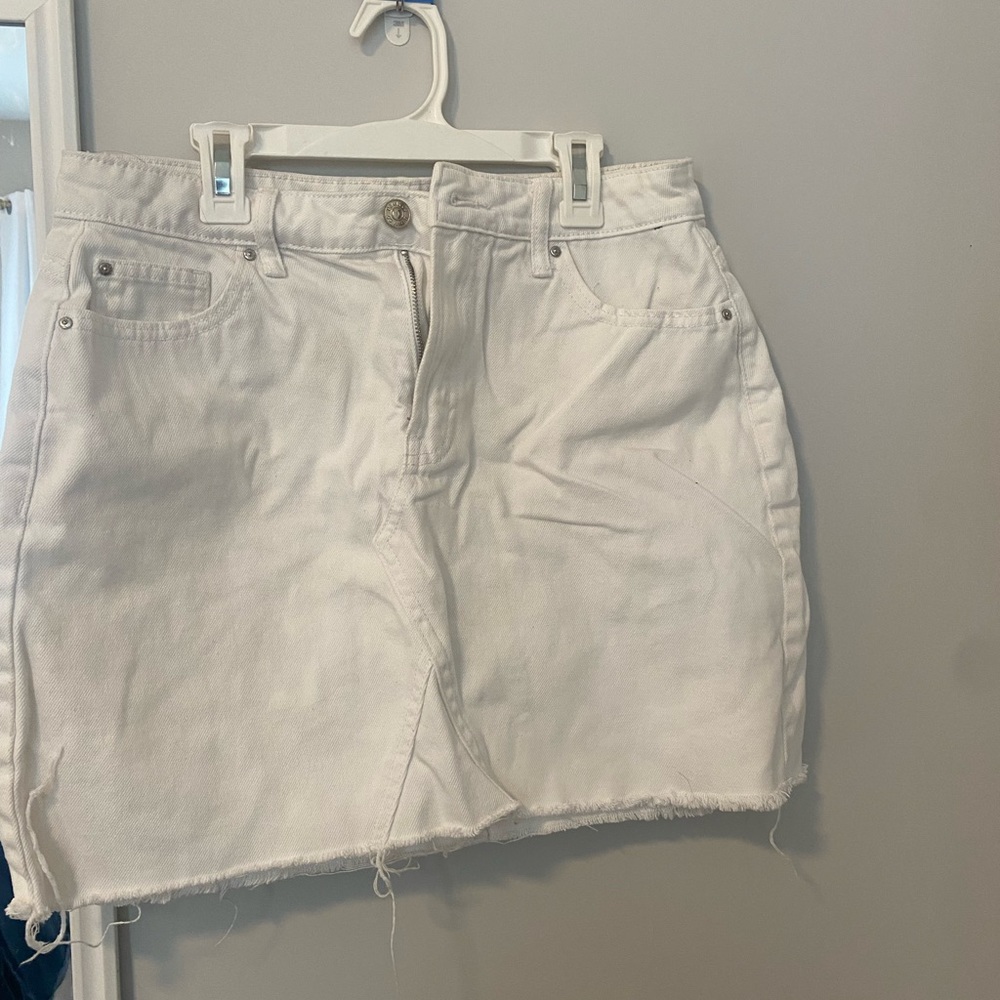 White denim skirt